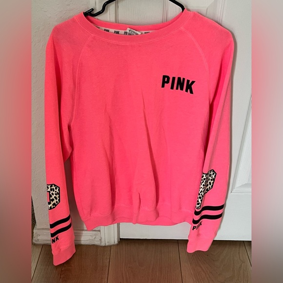 PINK Victoria's Secret Pink Top - Picture 1 of 5